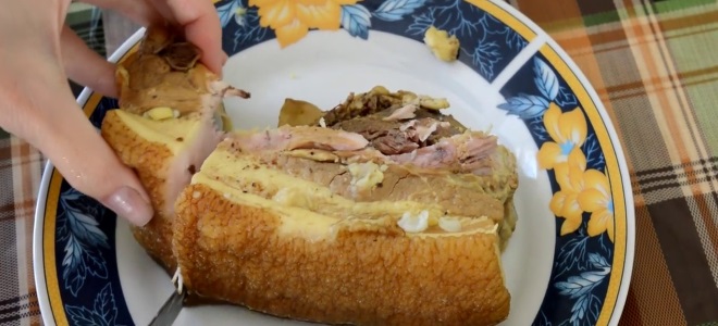 Вареное сало &mdash; самые вкусные рецепты с луковой шелухой, чесноком и специями
