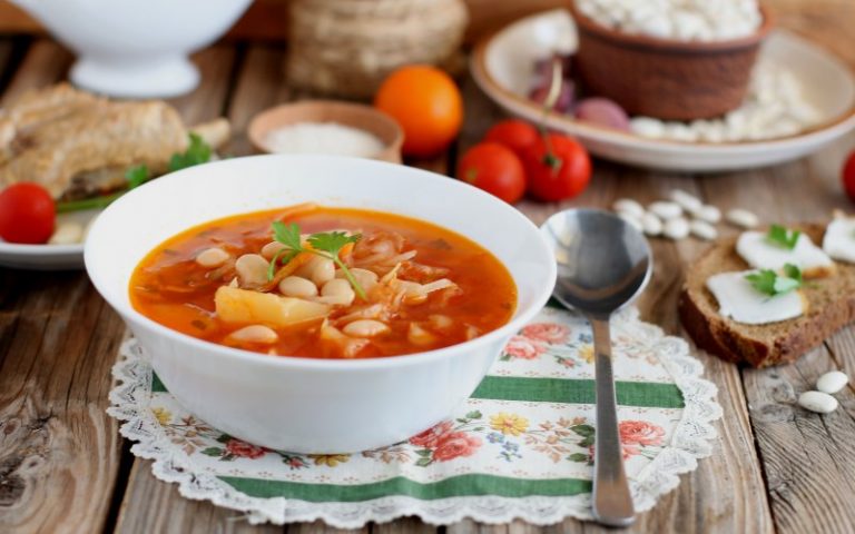 Борщ с фасолью &mdash; 6 рецептов, как приготовить борщ, чтобы получилось очень вкусно, бесподобно