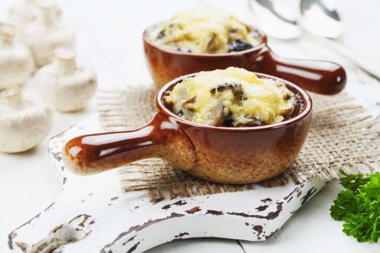 Жульен с грибами и курицей &ndash; 8 рецептов приготовления