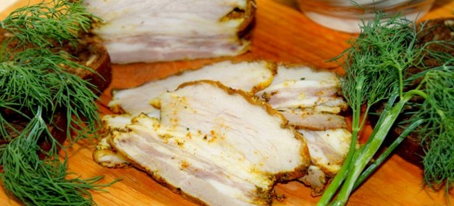 Вареное сало &mdash; самые вкусные рецепты с луковой шелухой, чесноком и специями