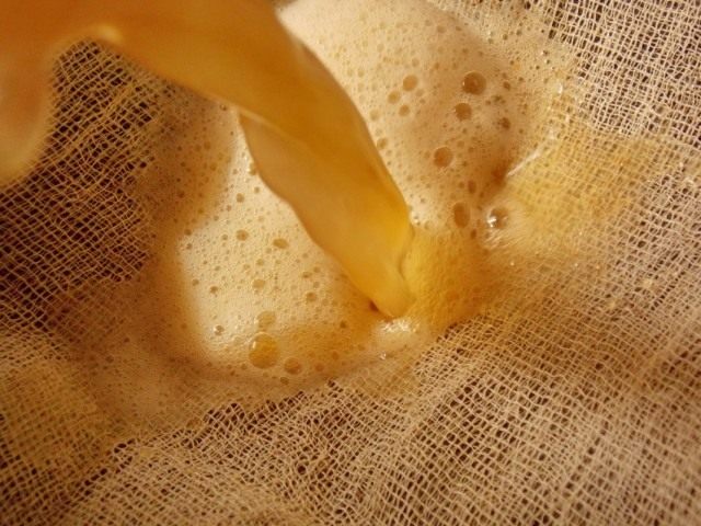 Квас домашний из ржаного хлеба Квас домашний из ржаного хлеба