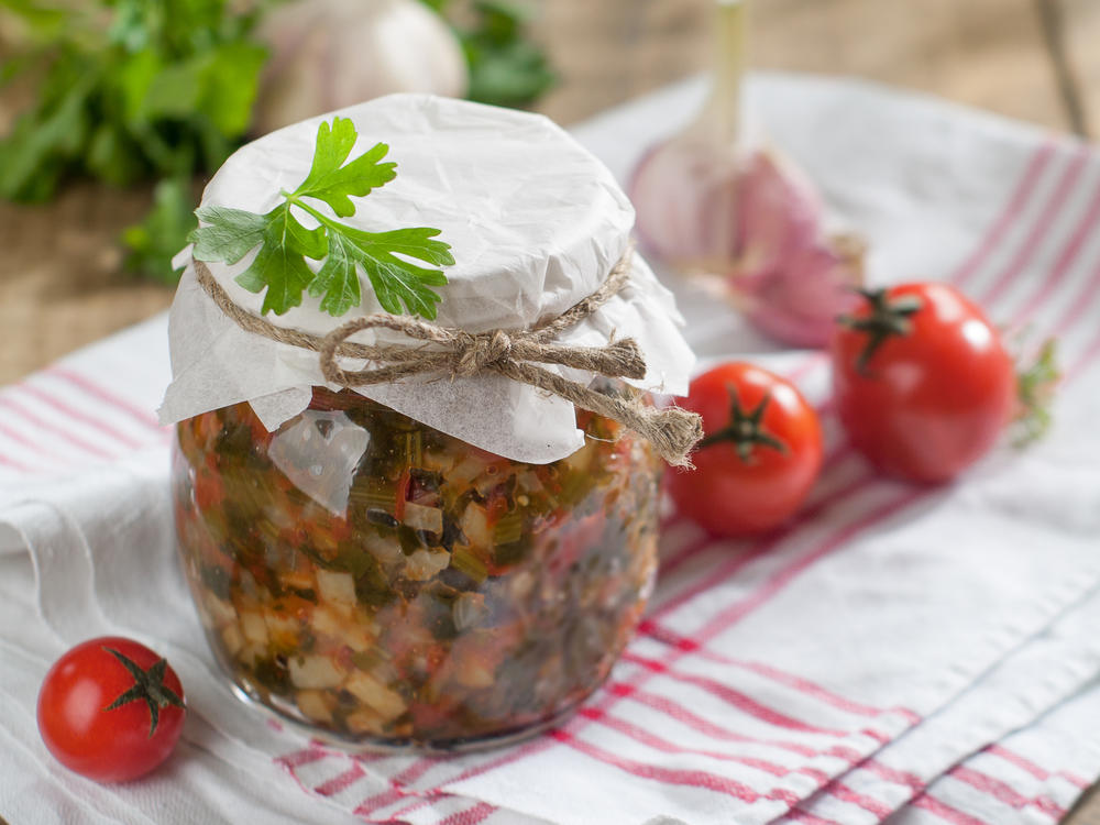 Салаты из кабачков на зиму: рецепты приготовления