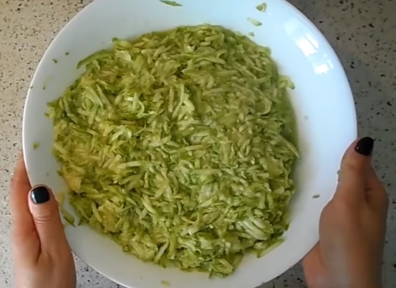 Вкуснейшие котлеты из кабачков: диетическими назвать никак нельзя, зато гости едят и нахваливают Вкуснейшие котлеты из кабачков: диетическими назвать никак нельзя, зато гости едят и нахваливают