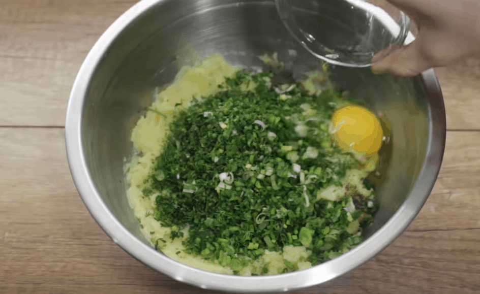Картофельный лаваш с зеленью &mdash; необычно и безумно вкусно