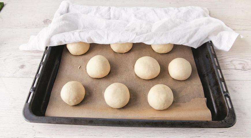 Ватрушки с лимонным творогом и изюмом