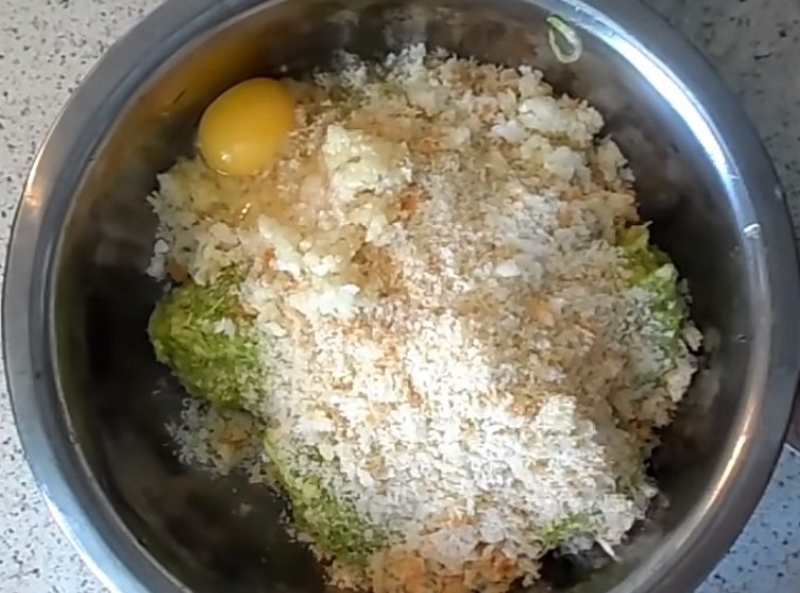 Вкуснейшие котлеты из кабачков: диетическими назвать никак нельзя, зато гости едят и нахваливают Вкуснейшие котлеты из кабачков: диетическими назвать никак нельзя, зато гости едят и нахваливают