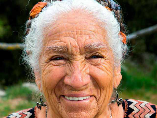 81-летняя бабушка вновь вернула свое зрение, когда использовала это натуральное средство! 81-летняя бабушка вновь вернула свое зрение, когда использовала это натуральное средство!