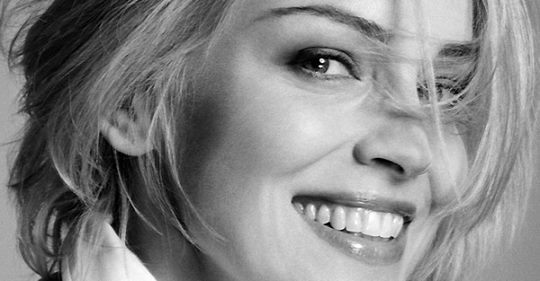 Шерон Стоун: «Женщина должна знать себя цену — но никогда не называть ее» Шерон Стоун: «Женщина должна знать себя цену — но никогда не называть ее»
