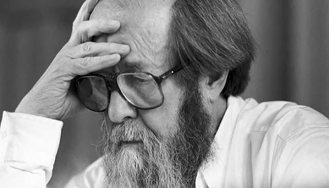 Солженицын: &laquo;Не гонитесь за имуществом: это наживается нервами, а конфискуется в одну ночь&raquo;